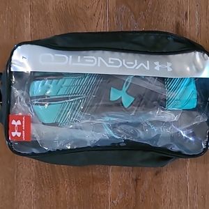 Under Armour Magnetico Goalkeeper Gloves Size 7 NEW